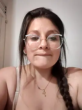Snapshot of Neve_Collins chatting on December 2024 11:11:02 AM Neve Collins online show from December 2024 11:11:02 AM