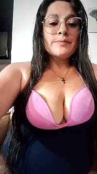Snapshot of Neve_Collins chatting on December 2024 05:27:02 AM Neve Collins online show from December 2024 05:27:02 AM