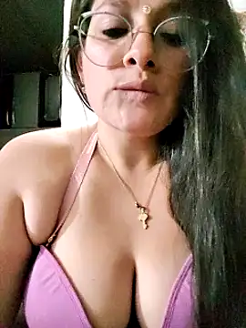 Snapshot of Neve_Collins chatting on December 2024 08:44:02 AM Neve Collins online show from December 2024 08:44:02 AM
