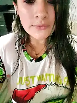 Snapshot of Neve_Collins chatting on December 2024 05:31:01 AM Neve Collins online show from December 2024 05:31:01 AM