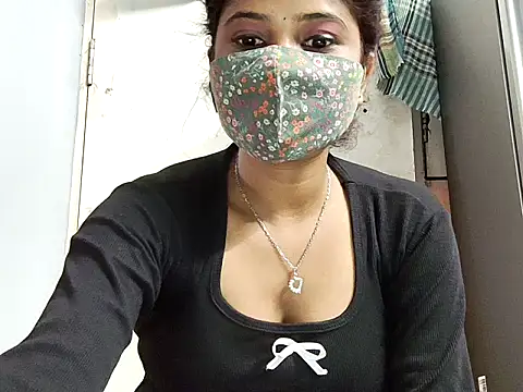 samosa73 online show from October 2025 07:15:01 PM