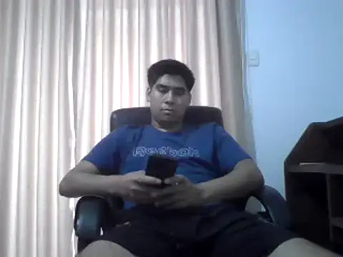 estudiante69 online show from December 2024 10:30:02 PM