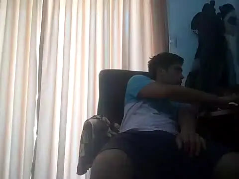 estudiante69 online show from January 2025 05:45:02 PM