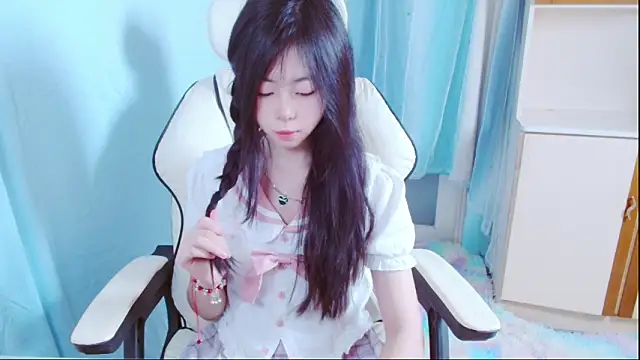 xiyao1314 online show from October 2025 01:57:01 AM