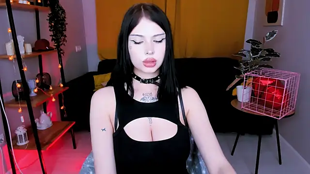 Snapshot of Barbara_xKiss chatting on March 2025 12:11:01 PM Barbara xKiss online show from March 2025 12:11:01 PM