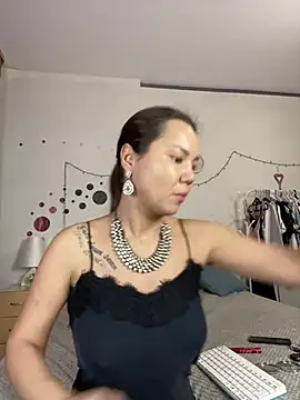 MiraMiss online show from January 2025 08:30:01 AM