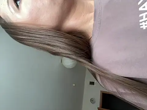 MiraMiss online show from March 2025 07:08:02 AM