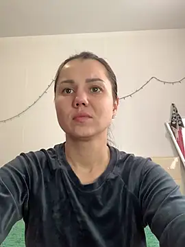 Snapshot of MiraMiss chatting on February 2026 08:23:02 AM MiraMiss online show from February 2026 08:23:02 AM