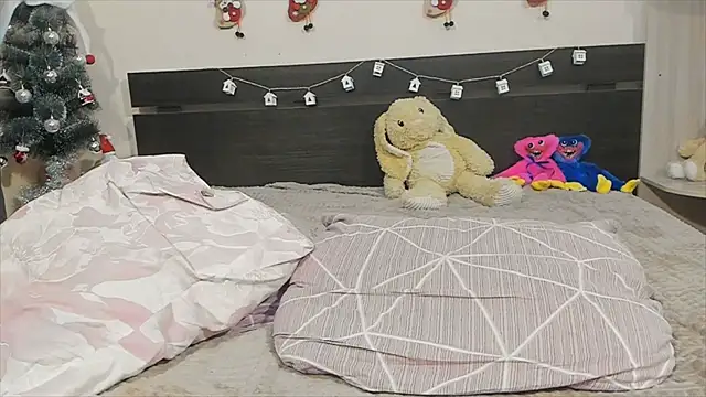 lola  banny online show from December 2024 03:00:02 PM