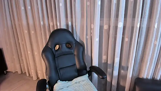 Snapshot of RAVENDIPAUL chatting on October 2025 01:06:02 AM RAVENDIPAUL online show from October 2025 01:06:02 AM