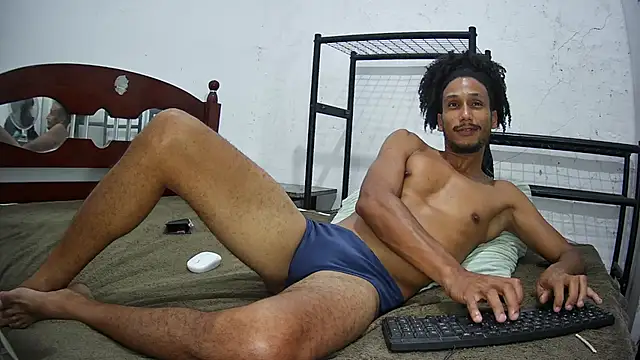 SkinnyLatinMan online show from October 2025 12:40:02 AM
