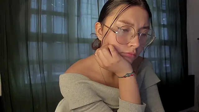 Noellesable online show from October 2025 06:06:02 PM