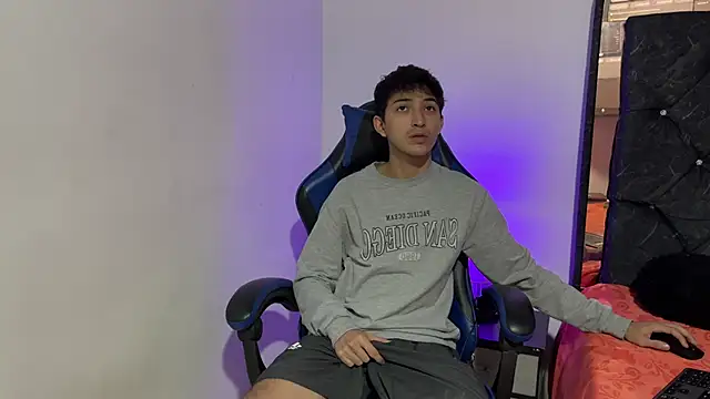 Snapshot of khonsu_s chatting on April 2026 10:07:01 PM khonsu s online show from April 2026 10:07:01 PM