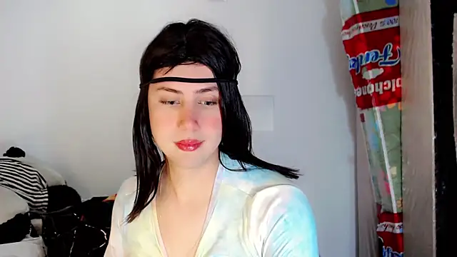 Snapshot of Oxana-Novikov chatting on October 2025 10:29:01 PM Oxana-Novikov online show from October 2025 10:29:01 PM