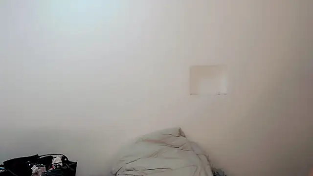 Snapshot of Oxana-Novikov chatting on November 2025 10:20:02 PM Oxana-Novikov online show from November 2025 10:20:02 PM