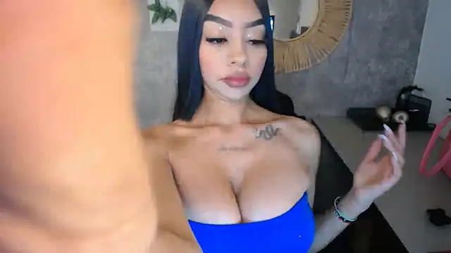 Snapshot of Tiffanny chatting on January 2025 12:42:01 PM Tiffanny online show from January 2025 12:42:01 PM