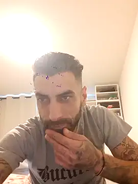 Snapshot of Italian69am chatting on December 2025 01:29:01 PM Italian69am online show from December 2025 01:29:01 PM