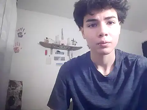 Snapshot of YoursexyJuan chatting on December 2024 12:38:01 AM YoursexyJuan online show from December 2024 12:38:01 AM