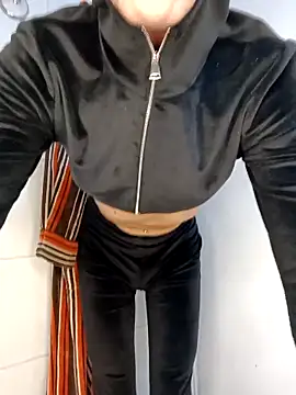 Snapshot of Skinnyshiny_boy chatting on January 2026 12:51:02 PM Skinnyshiny boy online show from January 2026 12:51:02 PM