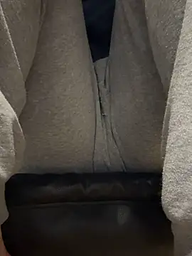 Snapshot of xxxxxrenxxxxx chatting on December 2025 01:33:02 AM xxxxxrenxxxxx online show from December 2025 01:33:02 AM