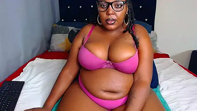 Snapshot of CHERRYYUMMY chatting on March 2025 06:45:01 PM CHERRYYUMMY online show from March 2025 06:45:01 PM