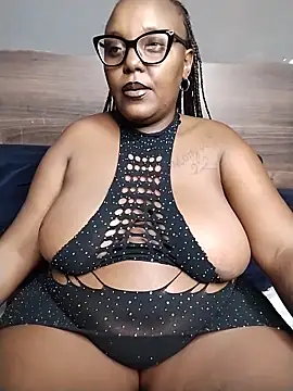 Snapshot of CHERRYYUMMY chatting on March 2026 06:02:01 PM CHERRYYUMMY online show from March 2026 06:02:01 PM