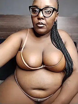 Snapshot of CHERRYYUMMY chatting on April 2026 06:36:02 PM CHERRYYUMMY online show from April 2026 06:36:02 PM