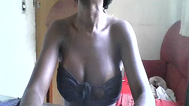 maisinha3193 online show from April 2026 06:25:02 PM