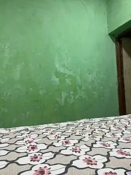 Black Glow online show from December 2024 02:47:02 PM