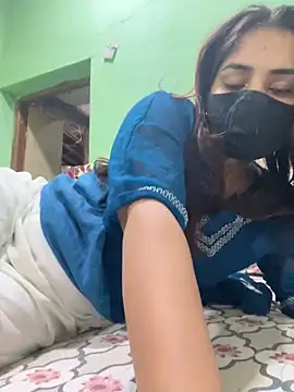 Black Glow online show from February 2025 03:14:01 PM