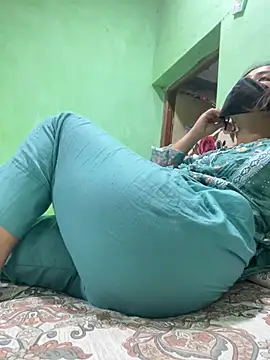 Black Glow online show from March 2025 05:07:02 PM