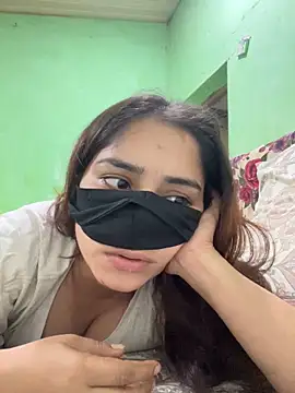 Black Glow online show from March 2025 02:44:01 PM