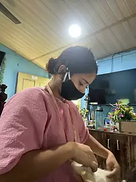 Black Glow online show from March 2025 06:42:02 AM