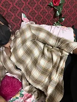 Black Glow online show from December 2025 10:02:01 AM