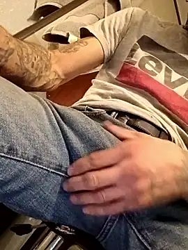 Snapshot of Paybackk100 chatting on September 2025 04:08:01 PM Paybackk100 online show from September 2025 04:08:01 PM