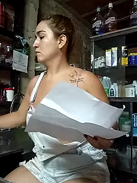 Snapshot of alexax0 chatting on February 2025 10:44:02 PM alexax0 online show from February 2025 10:44:02 PM