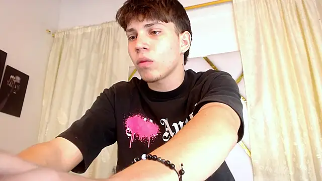 Jonathan Moreau online show from December 2024 06:06:01 PM