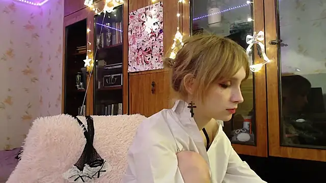 cloudgirrl online show from January 2025 10:41:02 PM