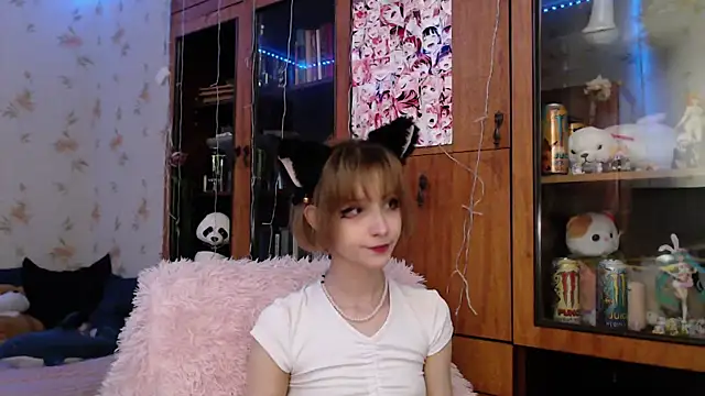 cloudgirrl online show from February 2025 08:26:01 PM