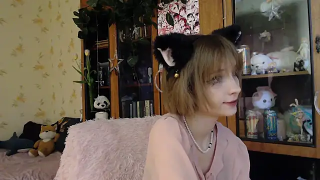 cloudgirrl online show from March 2025 07:23:02 AM