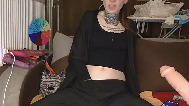 liloucamchaudee online show from February 2026 08:15:01 PM