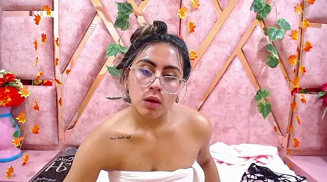 Snapshot of Freya_Miller_ chatting on December 2024 10:23:02 AM Freya Miller online show from December 2024 10:23:02 AM