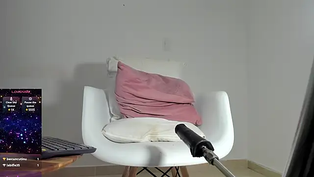 Snapshot of ariana_nix chatting on December 2024 11:47:01 PM ariana nix online show from December 2024 11:47:01 PM