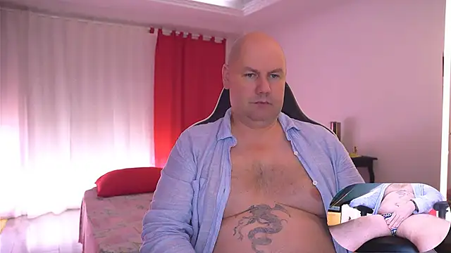 Snapshot of Julius-Dwayne chatting on December 2024 10:07:01 AM Julius-Dwayne online show from December 2024 10:07:01 AM