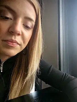 SUSELLAM1 online show from February 2025 10:11:02 PM