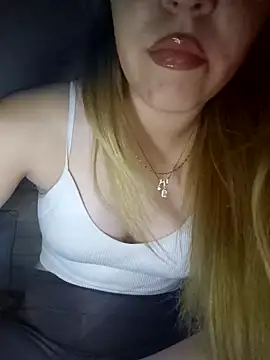 SUSELLAM1 online show from February 2026 10:38:02 PM