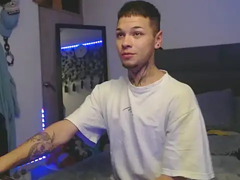 MarceloMilk online show from October 2025 05:06:02 AM