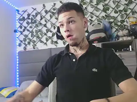 MarceloMilk online show from October 2025 04:37:01 AM