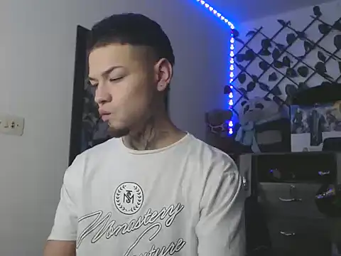 MarceloMilk online show from November 2025 04:56:01 AM