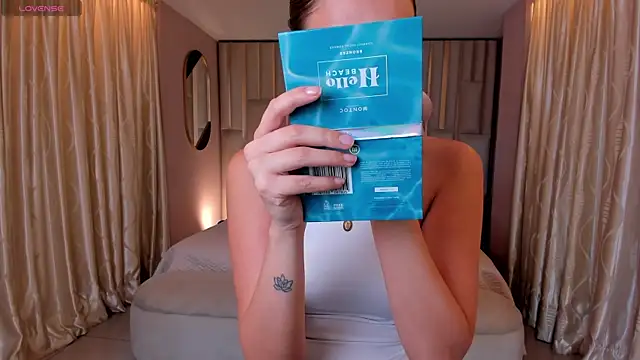 Snapshot of KaiaFerreira chatting on November 2025 12:47:01 PM KaiaFerreira online show from November 2025 12:47:01 PM